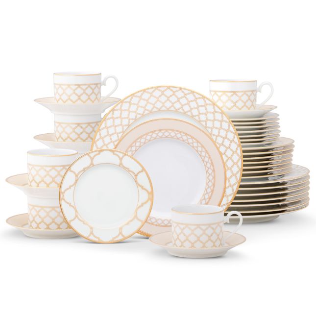 Noritake Eternal Palace Gold 40 piece dinner set