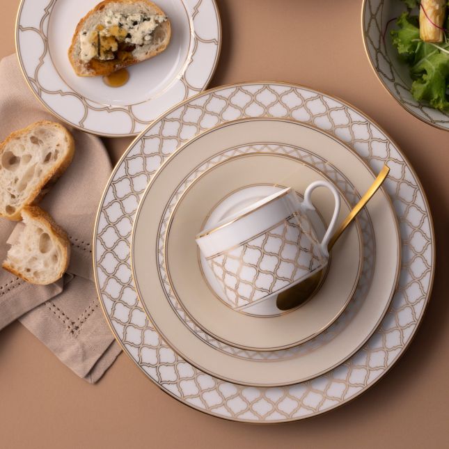 Noritake Eternal Palace Gold 40 piece dinner set